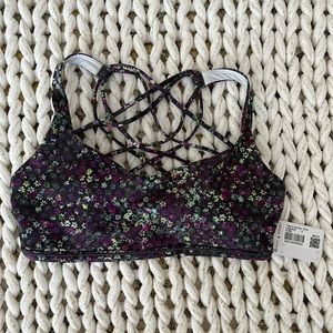 Lululemon Free to Be size 6